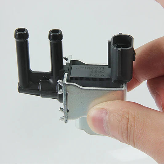 NEW Genuine Suzuki CELERIO Emission PURGE VALVE Canister 18114-84M00
