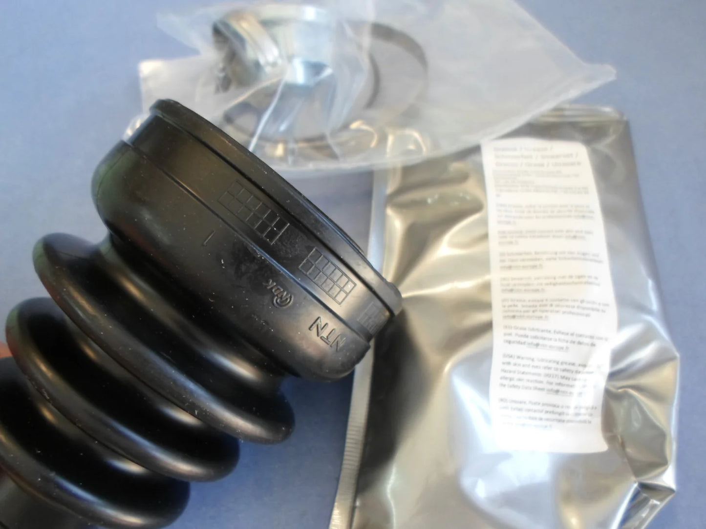 NEW Genuine Suzuki SWIFT 2011-16 4WD Rear Driveshaft INNER BOOT Set 44119-71LR2