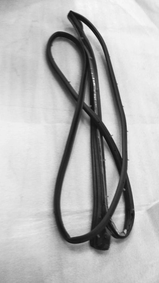 NEW Genuine Suzuki ALTO 2009-2014 Rear Right Door Rubber Door Seal Weatherstrip 84661M68K00