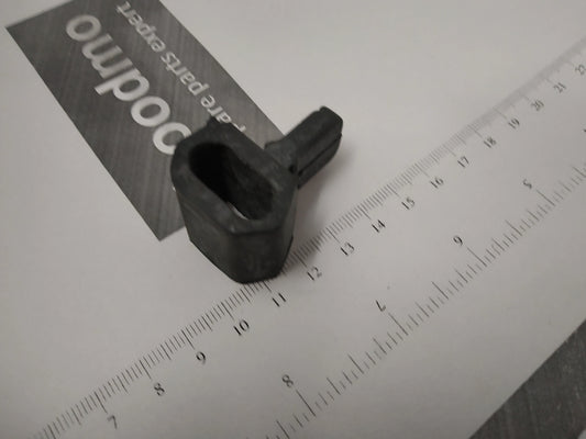 1x NEW Genuine Suzuki ALTO Parcel Shelf Rubber Stopper 88912M68K00