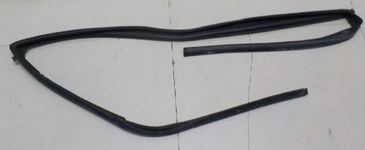NEW Genuine Suzuki SWIFT 2005-11 3Door Left WINDOW RUNNER RUBBER 83665-62K00