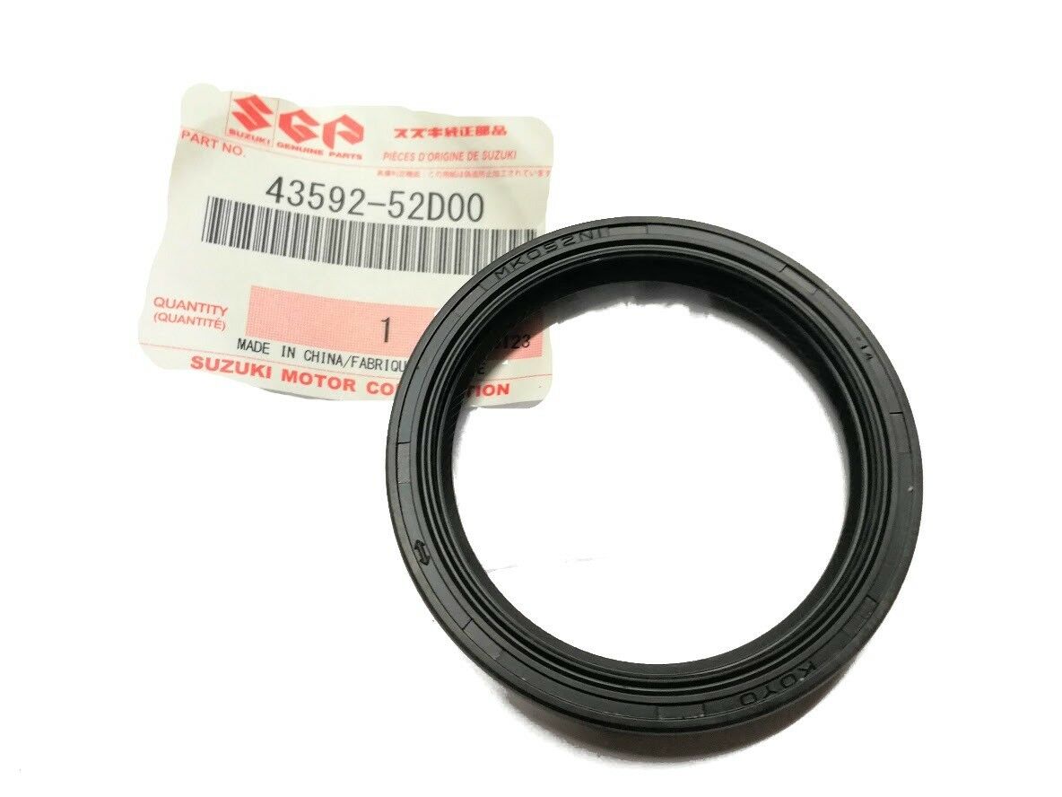 NEW Genuine Suzuki GV XL-7 2000-05 REAR HALF SHAFT Driveshaft Seal 43592-52D00
