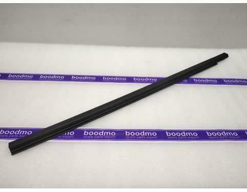 NEW Genuine Suzuki ALTO SH410 Window Door Moulding FRONT RIGHT 83810M72F00