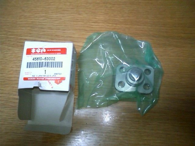 ジムニー　キングピン　45610-63002 JB23 Brand NEW Genuine Suzuki Jimny kingpin Swivel joint hub 45610